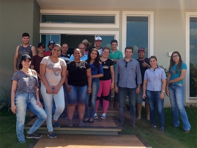 Escola técnica CN Cursos visita Fazenda Seis Amigos